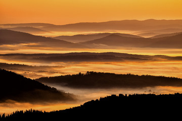 Niesamowity górski krajobraz. Bieszczady. Polska