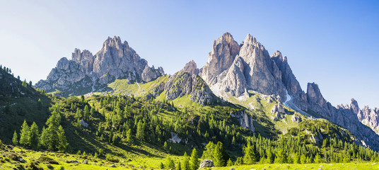 Widok na Dolomity w pobliżu Misurina, Veneto - Włochy