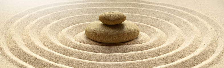 zen ogród medytacja kamień tło z kamieni i linii w piasku dla równowagi relaksu i harmonii duchowości lub wellness spa