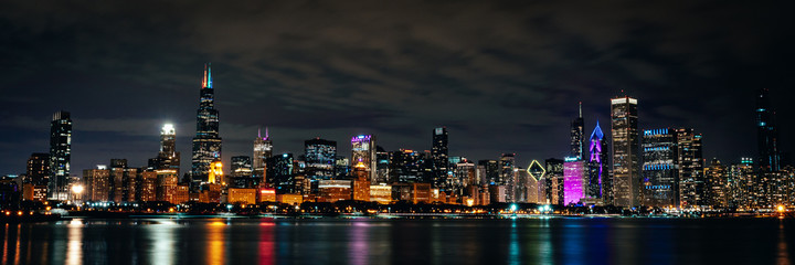 Nocna panorama Chicago