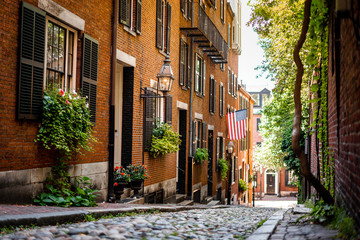 Acorn street wokół Beacon Hill, jednej z pięknych ulic w Bostonie, Massachusetts