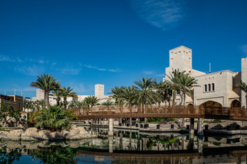 landscape, nature, clear, day, blue, sky, white, clouds, Sunny, light, channel, water, reflections, beach, palm trees, trees, bushes, buildings, structures, bridge, architecture, style, travel, leisur