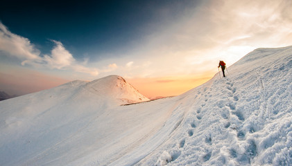 Bieszczady wczesną wiosną, śnieg