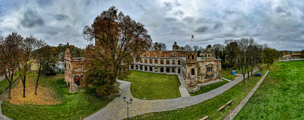 ruiny zamku w Tworkowie na Śląsku w Polsce