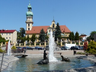 TYCHY , POLSKA-Zabytkowy kośćiół w rynku starego miasta