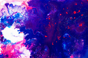 wielobarwne plamy benzyna