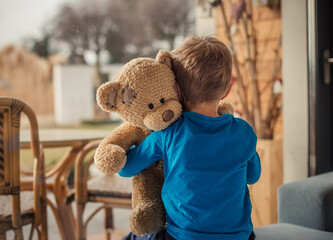 Depresja u dzieci w wieku przedszkolnym. Stany lękowe, opuszczenie i osamotnienie wśród dzieci. 