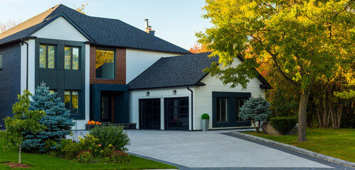 Custom built luxury house in the suburbs of Toronto, Canada