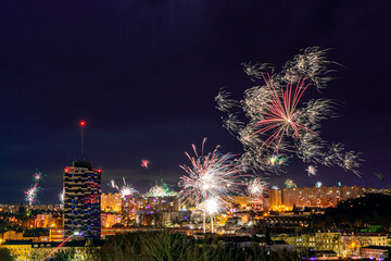 Sylwester, fajerwerki, Nowy Rok, miasto nocą, noc . Gorzów, Polska, zdjęcie
