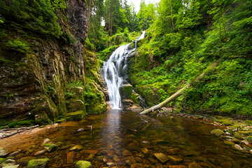 Wodospad Kamieńczyka w Karkonoskim Parku Narodowym - Szklarska Poręba. Najwyższy wodospad po polskiej stronie Karkonoszy