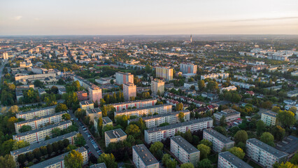 Panorama miasta. Zachód słońca nad miastem. Częstochowa z lotu ptaka.