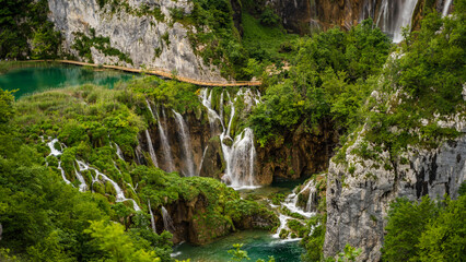 wodospady park narodowy chorwacja turysta krajobraz morze piękne widoki 