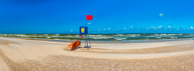 Sztorm nad Morzem Bałtyckim, czerwona flaga