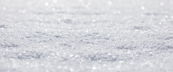mieniący się śnieg, zima, bałe brokatowe tło, błyszczące białe tło 