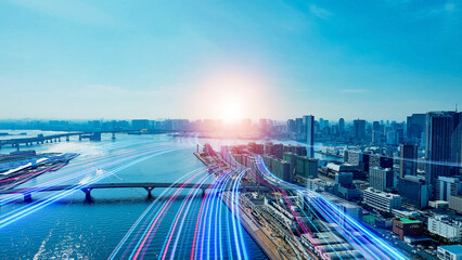 都市、空撮、風景、景色、未来、展望、進化、進歩、前進、光、道、希望、社会、テクノロジー、発展、開発、成長、俯瞰、ドローン、ハイアングル、パノラマ、地平線、日本、東京、青空、コピースペース、将来、夜明け、日の出、スピード、通信、イノベーション、高速、経済、IoT、DX、技術、ビル群、建設、インフラ、産業、流れる、物流、ロジスティクス、ポジティブ、文明、現代、ネットワーク、インターネット、cg