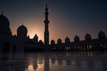 Zachód słońca nad sheikh zayed grand mosque Abu Dhabi.