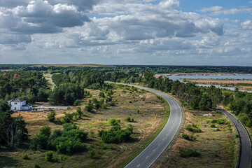 Straße und Radweg in Brandenburg