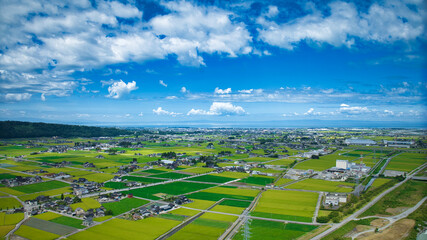 日本の富山県東部の黒部川扇状地とそこにあるインフラなどの様子
