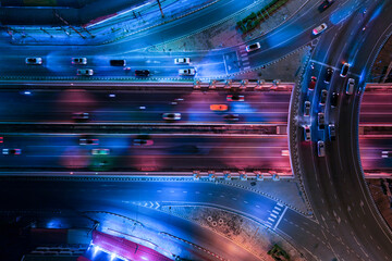 Expressway, Self-driving autonomous electric cars of the future with elements move along a busy traffic intersection. Artificial Intelligence, Car Scan, GPS Tracking, Smart Roads, IoT, highway