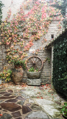 włoskiem miasteczko w górach we mgle