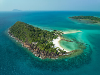 Ko Kham is a small island near Ko Mak, in Trat Province, eastern Thailand. It has beautiful white sand beach and cristal clear waters.