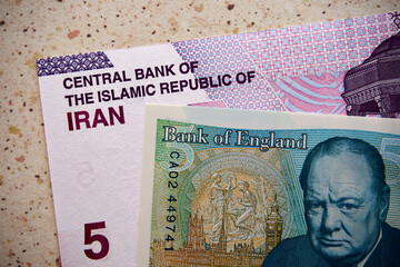 funt szterling i rial irański, banknoty